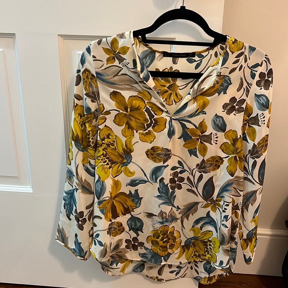 ZARA: Floral Blouse
